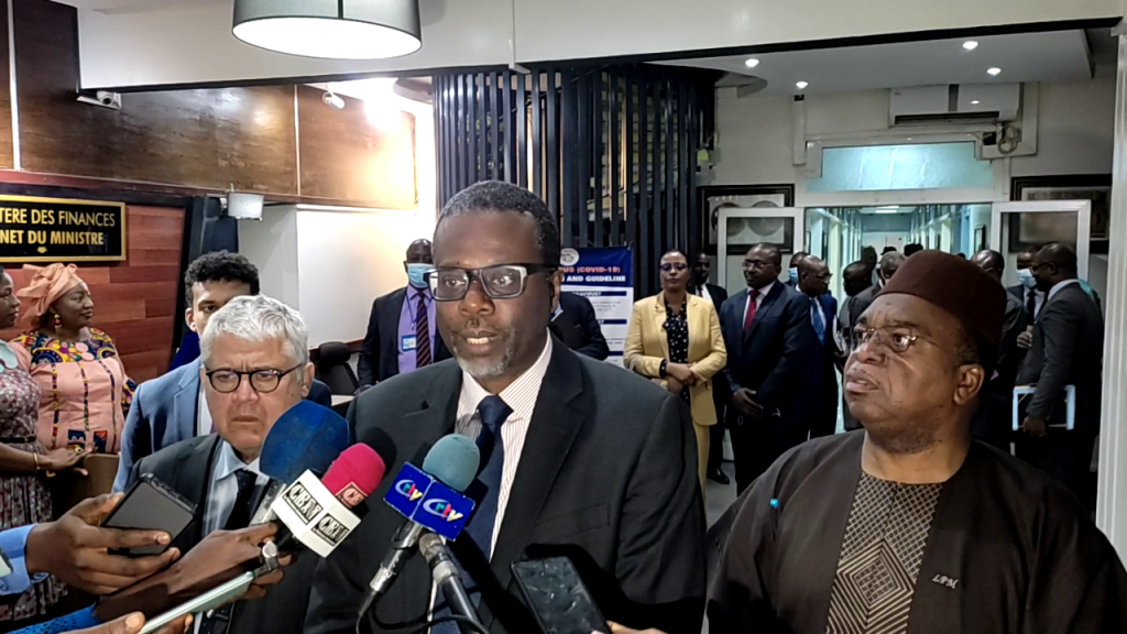 l’-administrateur-du-fmi-recu-au-ministere-des-finances