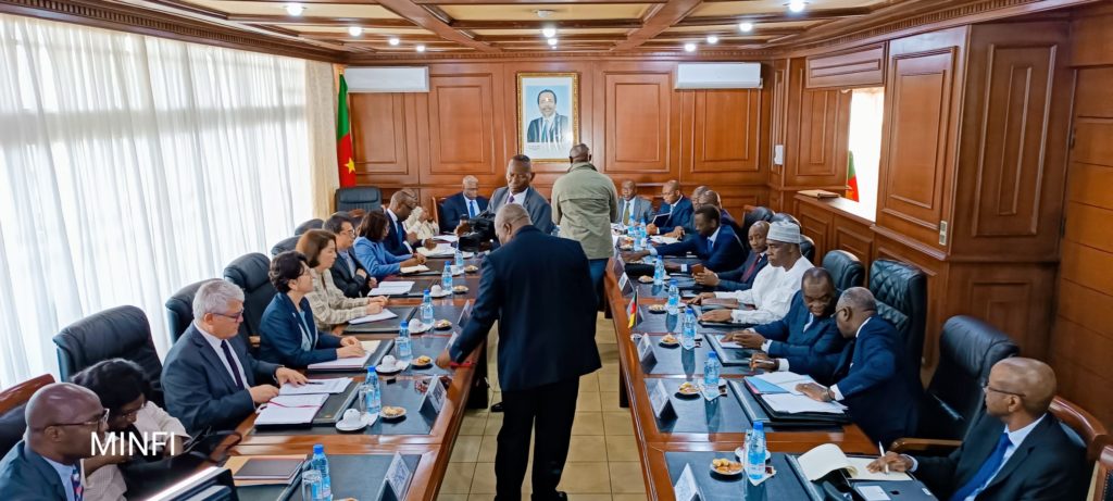 4e-revue-du-pef:-une-mission-du-fmi-recu-par-le-minfi